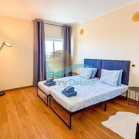 Oura Ocean Drive By Sunny Deluxe Apartmán *